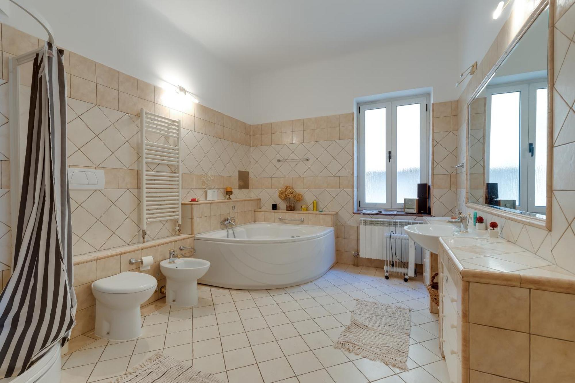 City Apartment With Garden - Happy Rentals غييكا المظهر الخارجي الصورة