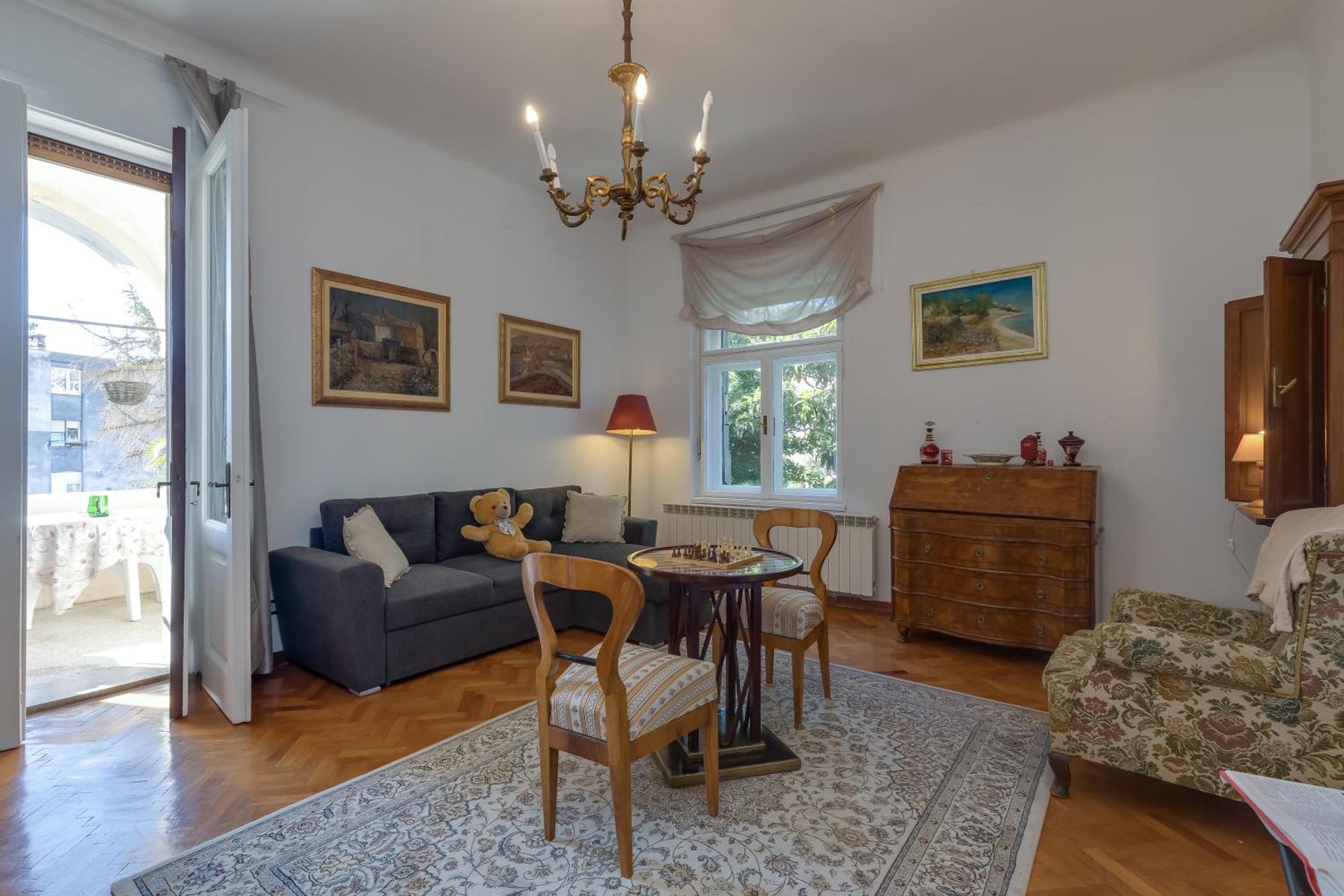 City Apartment With Garden - Happy Rentals غييكا المظهر الخارجي الصورة