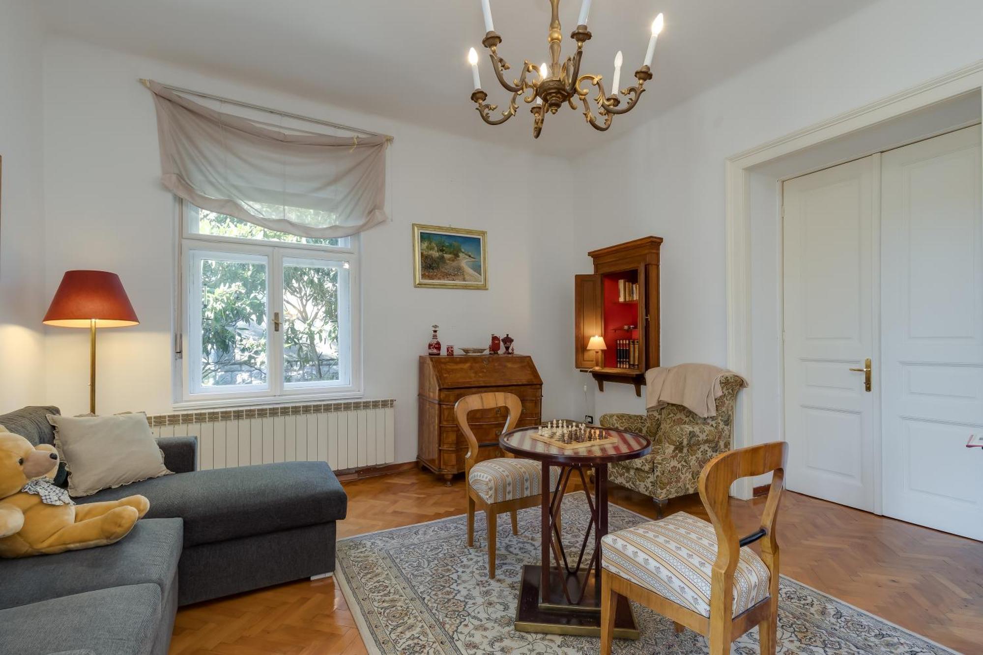 City Apartment With Garden - Happy Rentals غييكا المظهر الخارجي الصورة