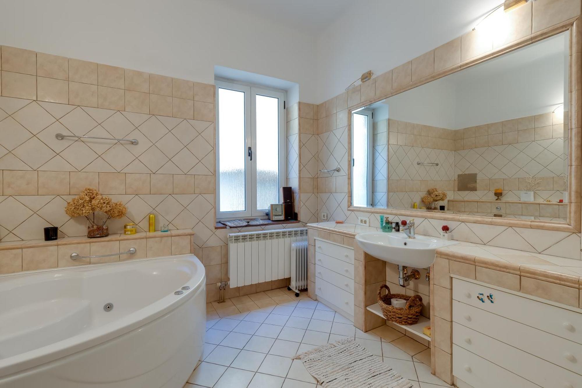 City Apartment With Garden - Happy Rentals غييكا المظهر الخارجي الصورة